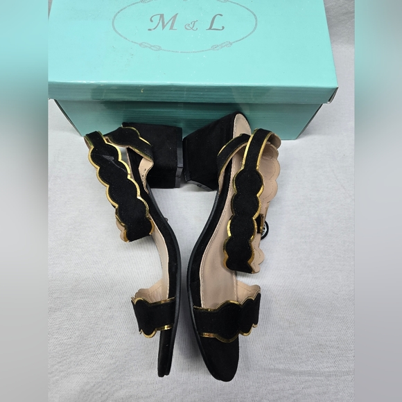 M&L black and gold heels- New in box- Size 7.5 womens - Picture 6 of 7